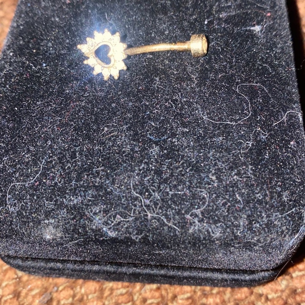 14kt Heart Shape Bellybutton Ring - image 3